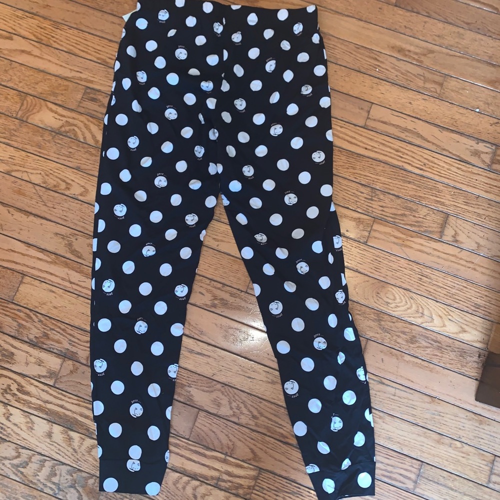 Jenni Separates Cat Dots